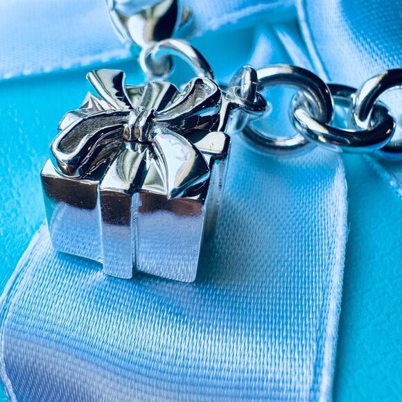 SOLD RARE Tiffany & Co. Gift Box Present Charm Bracelet in Silver, 7.5" - Picture 1 of 6